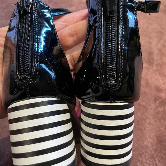 Betsey Johnson Party Shoes - Picture 4 of 6